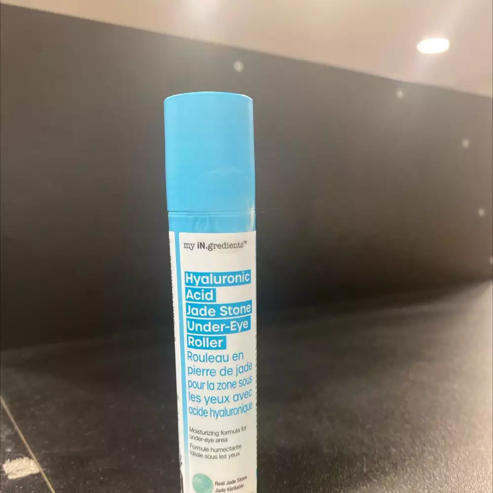 MY INGREDIENTS - Hyaluronic acid - Jade stone under-eye roller