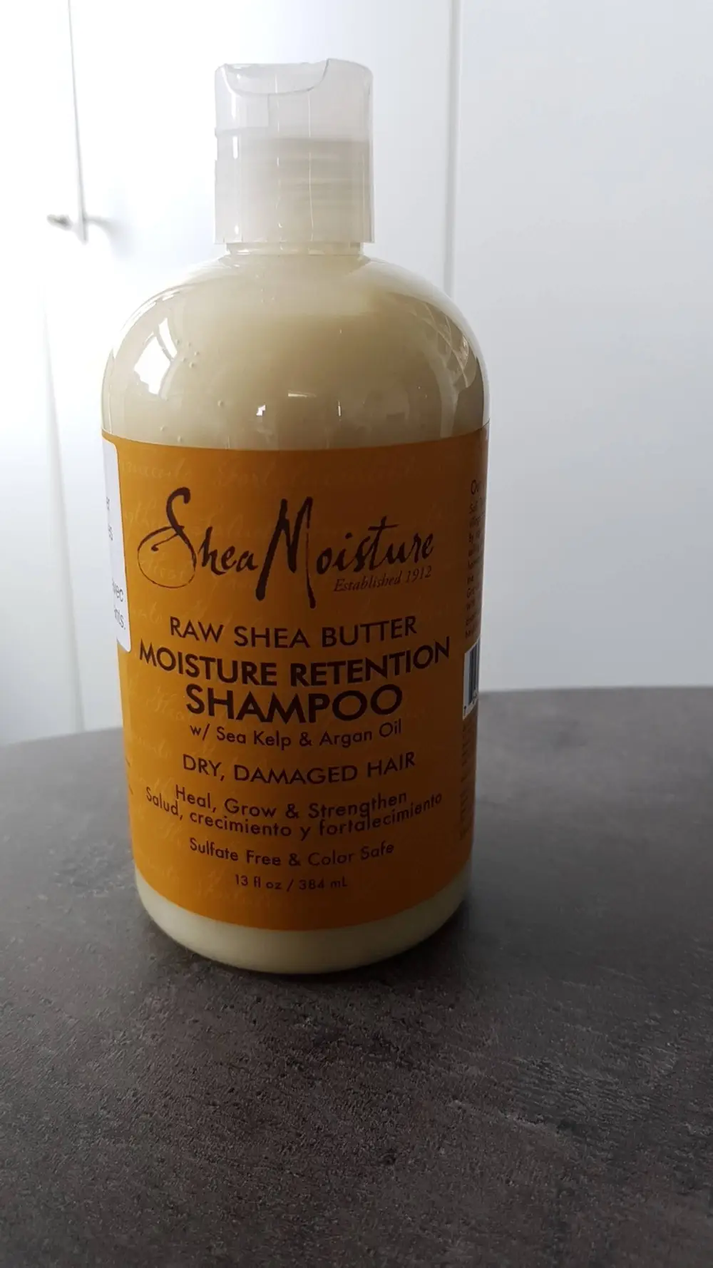 SHEA MOISTURE - Moisture retention shampoo