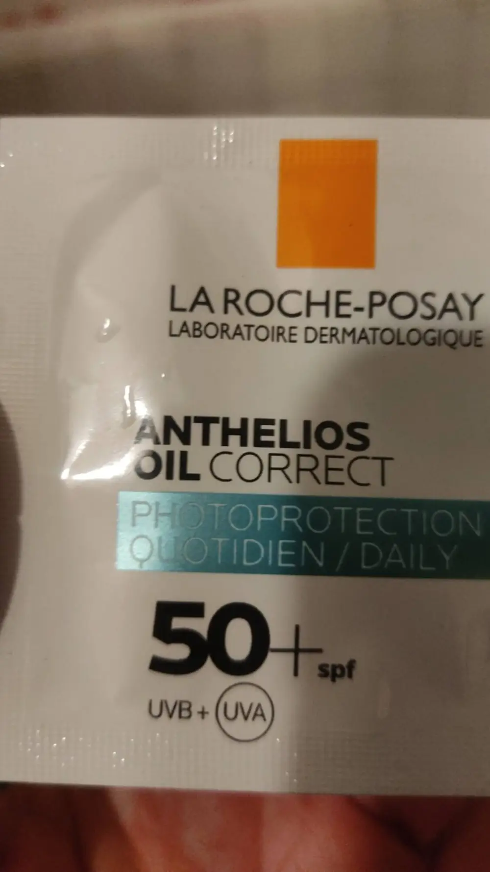 LA ROCHE-POSAY - Anthelios oil correct SPF 50+