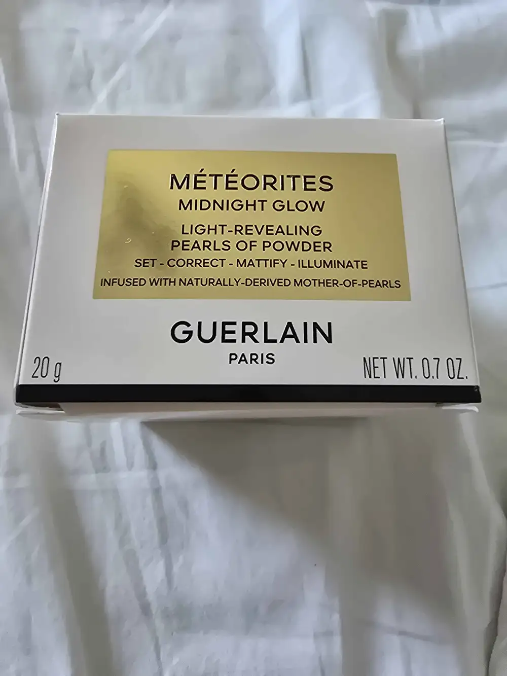 GUERLAIN - Météorites - Light-revealing perls of powder