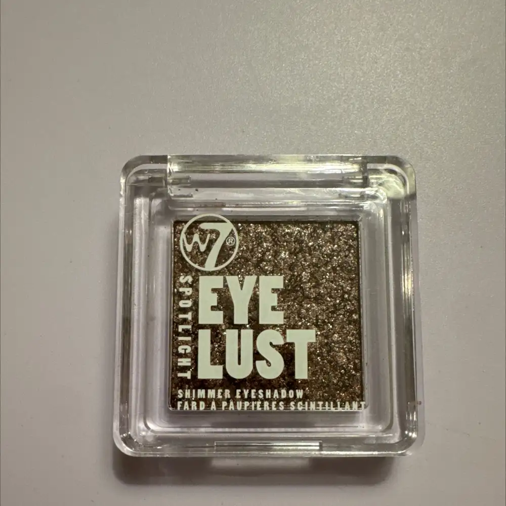 W7 - Spotlight eye lust - Fard à paupières scintillant