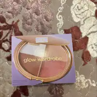 TARTE - Glow wardrobe - Palette éclat pour yeux et joues