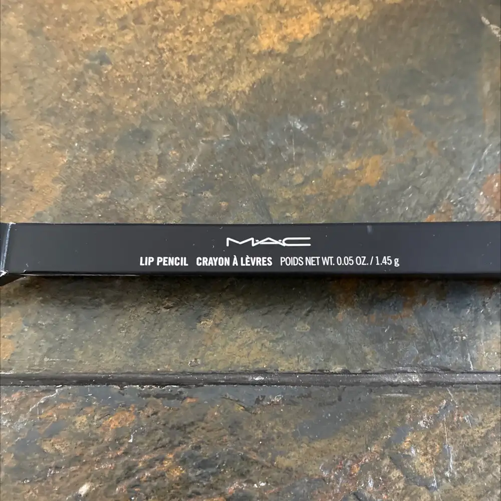 MAC - Crayon à lèvres