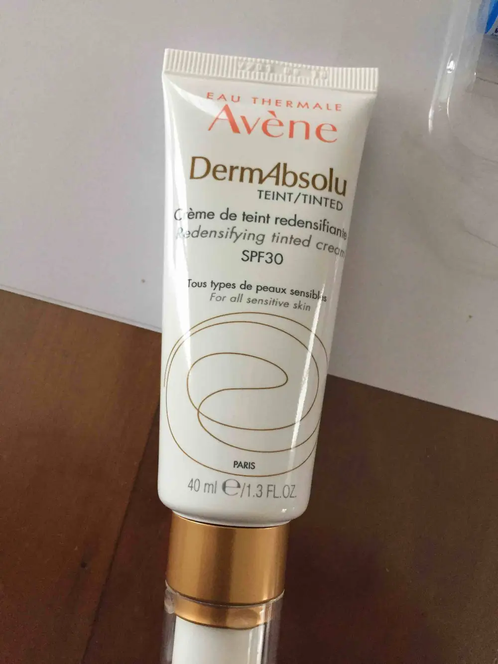 EAU THERMALE AVÈNE - Dermabsolu - Crème de teint redensifiante