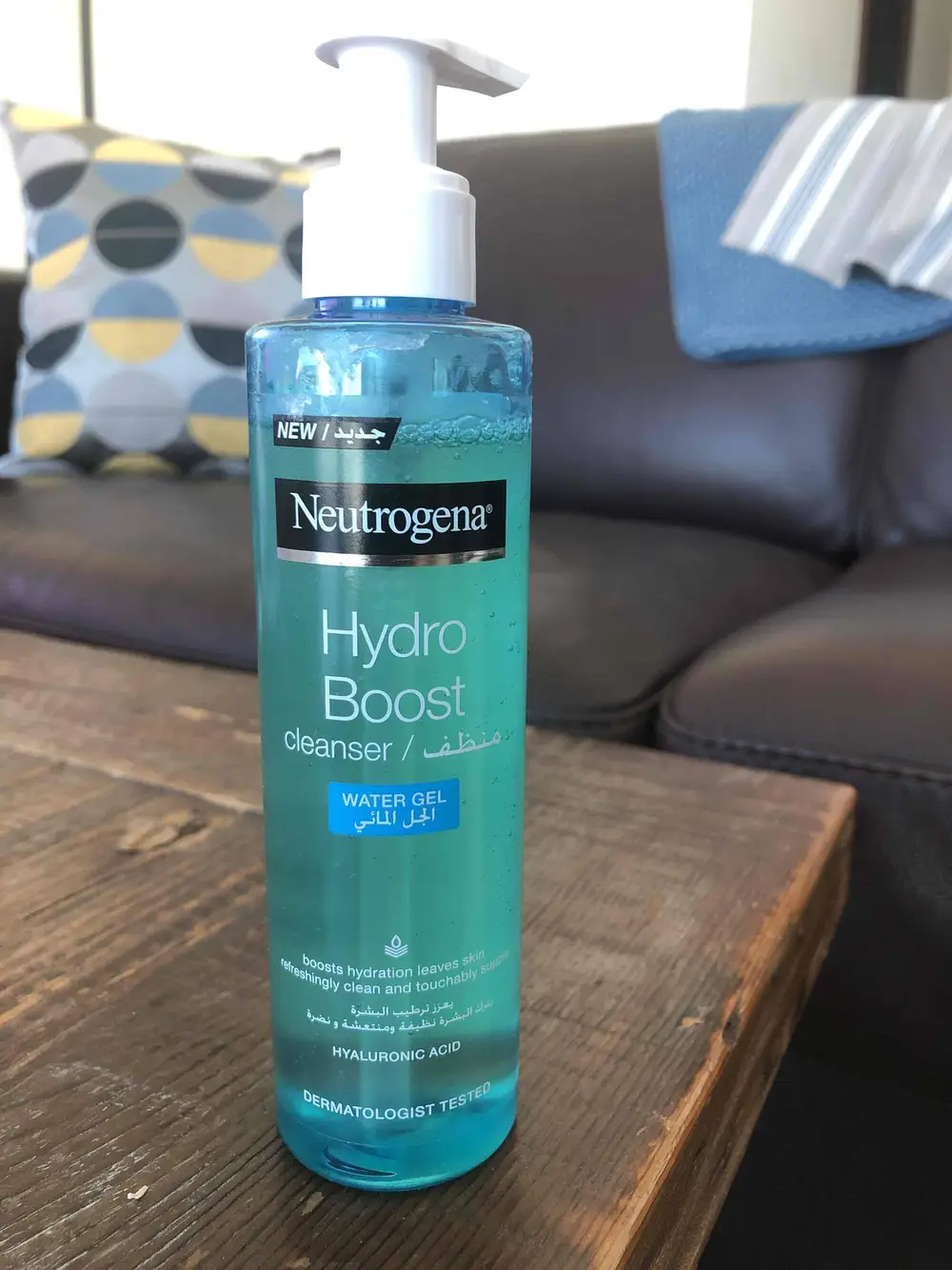 NEUTROGENA - Hydro boost - Cleanser water gel