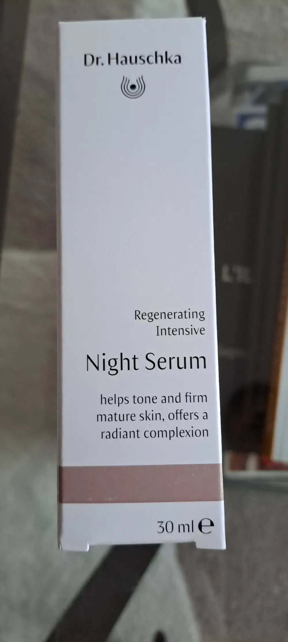 DR. HAUSCHKA - Night serum regenerating intensive