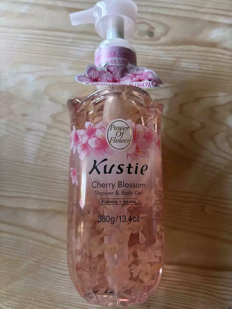 KUSTIE - Cherry blossom shower & bath gel