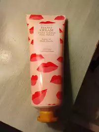 MAXBRANDS - Hand cream