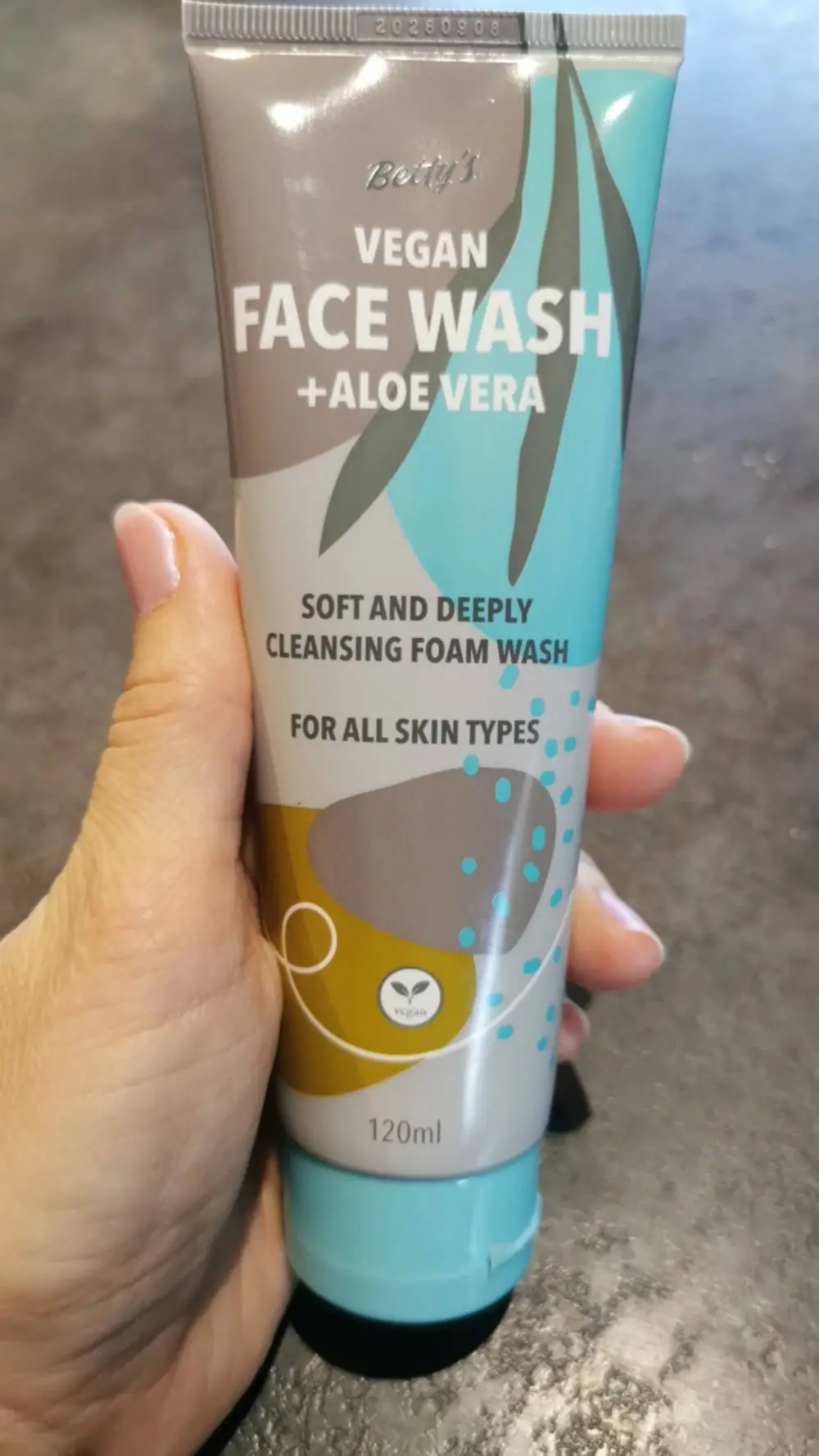 BETTY'S - Vegan Face Wash + aloe vera