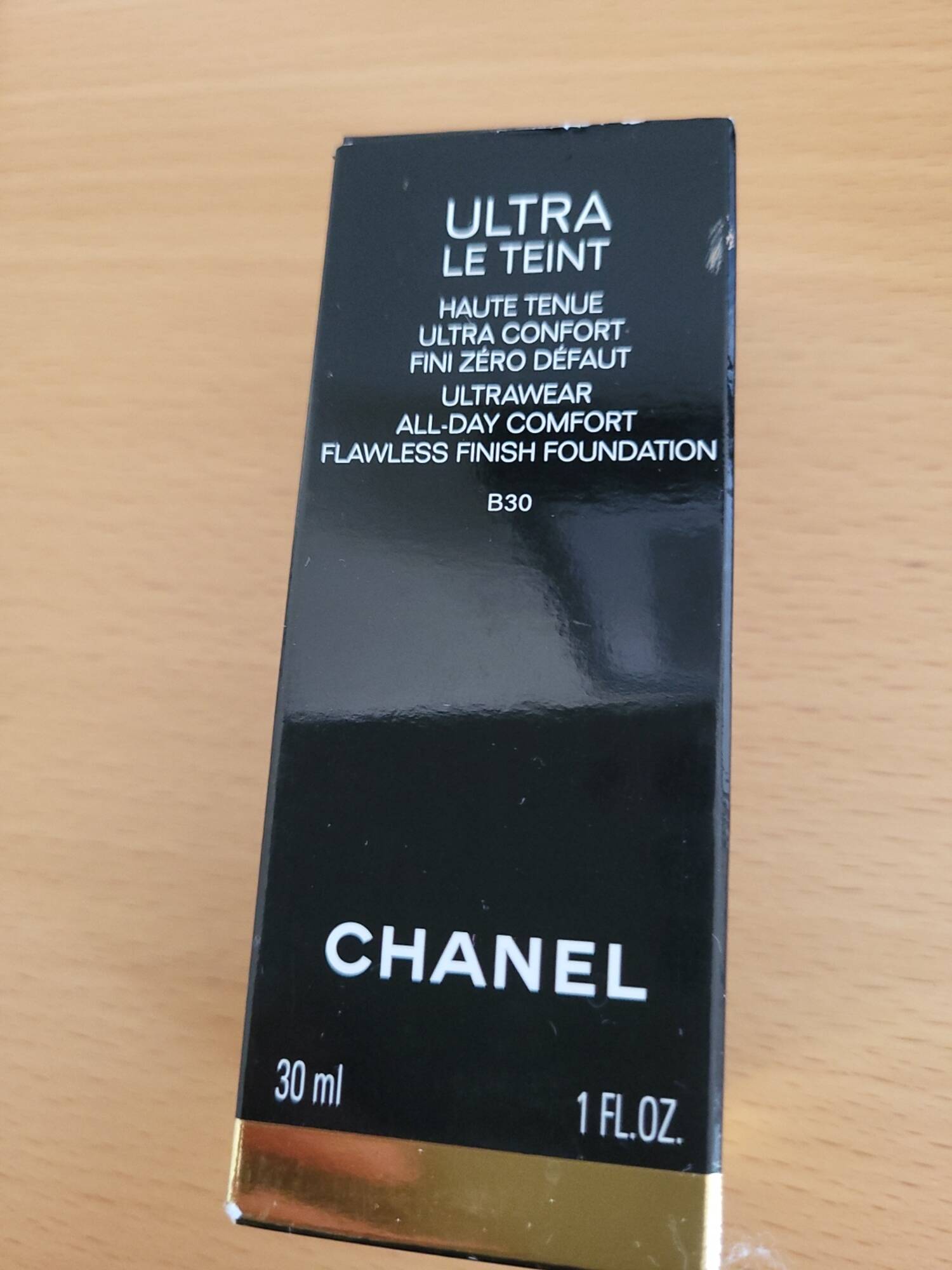 CHANEL - Ultra le teint haute tenue 