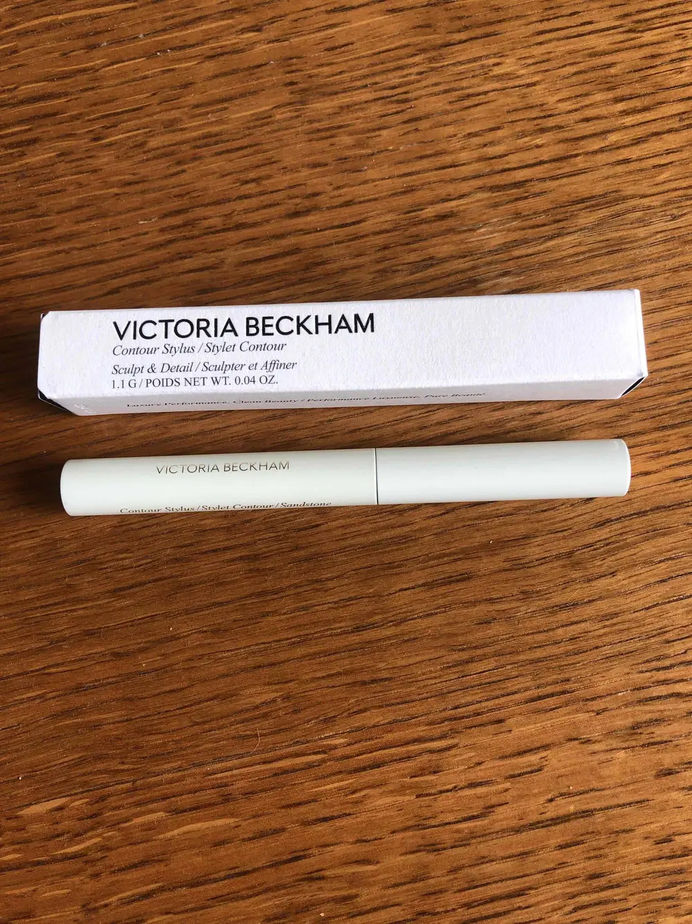 VICTORIA BECKHAM - Stylet contour 