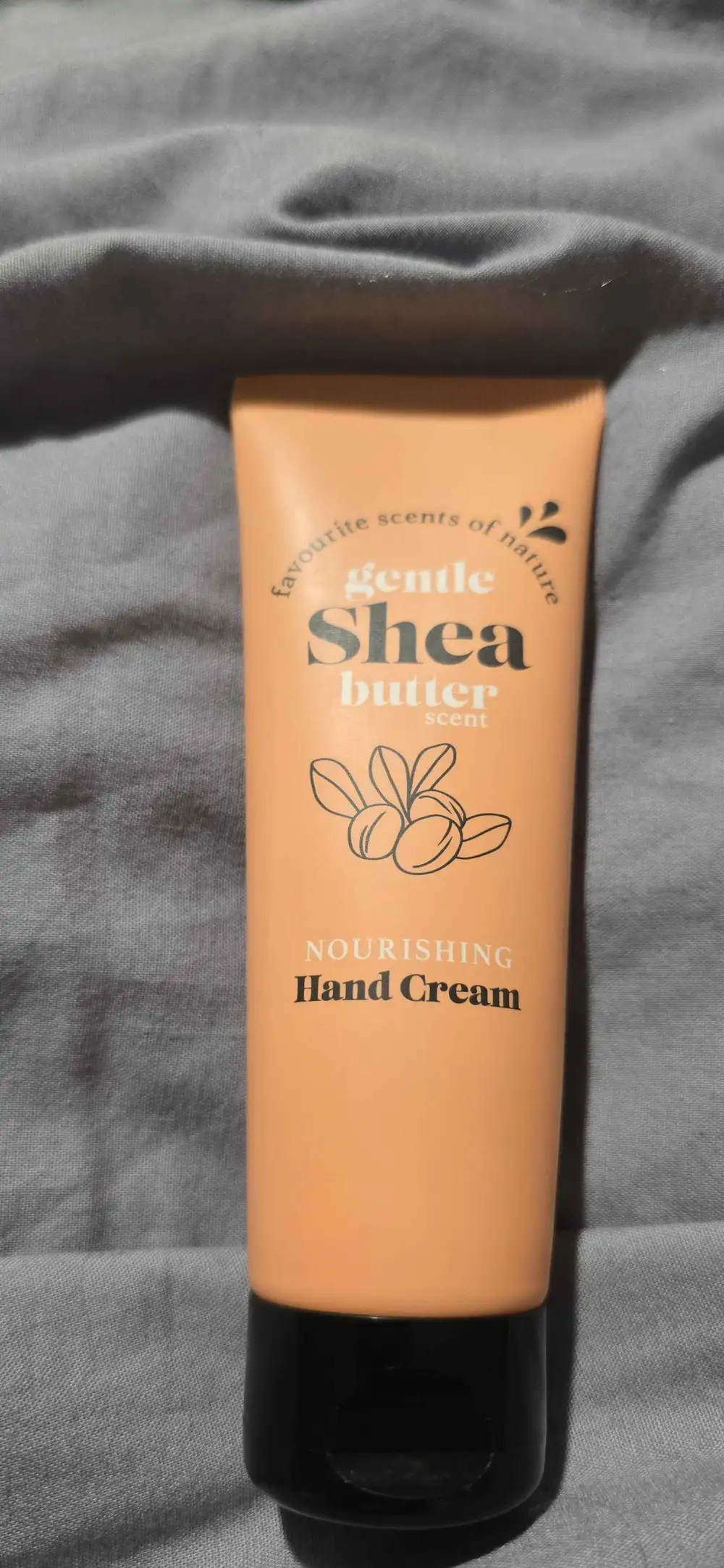MAXBRANDS MARKETING B.V. - Gentle shea butter scent - Nourishing hand cream
