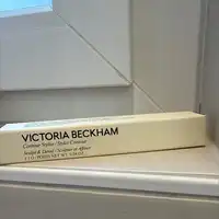 VICTORIA BECKHAM - Stylet contour