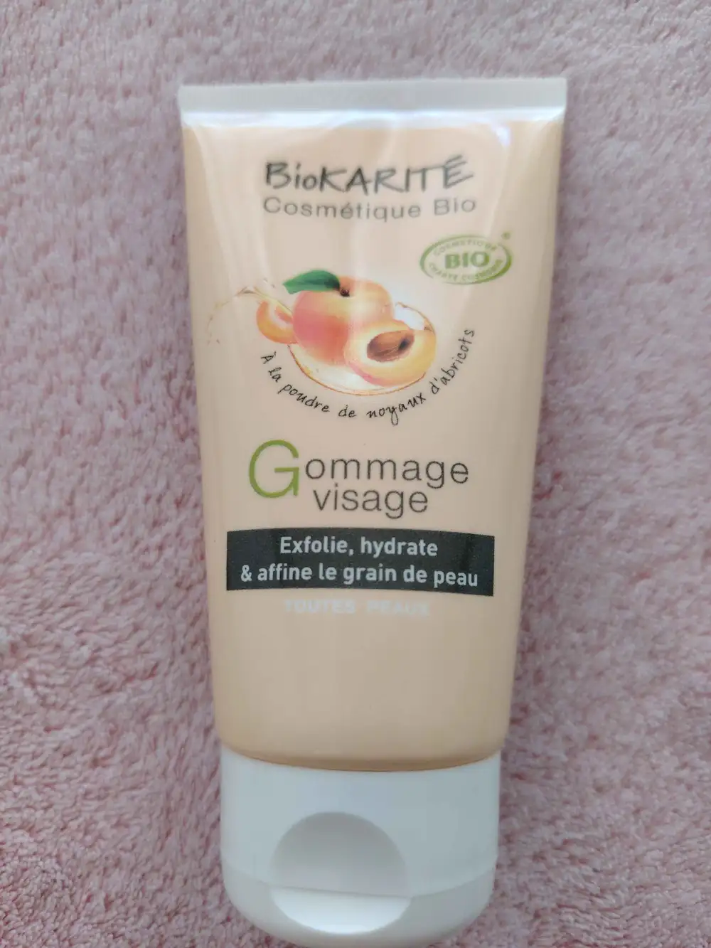 BIOKARITÉ - Gommage visage à la poudre de noyaux d'abricots