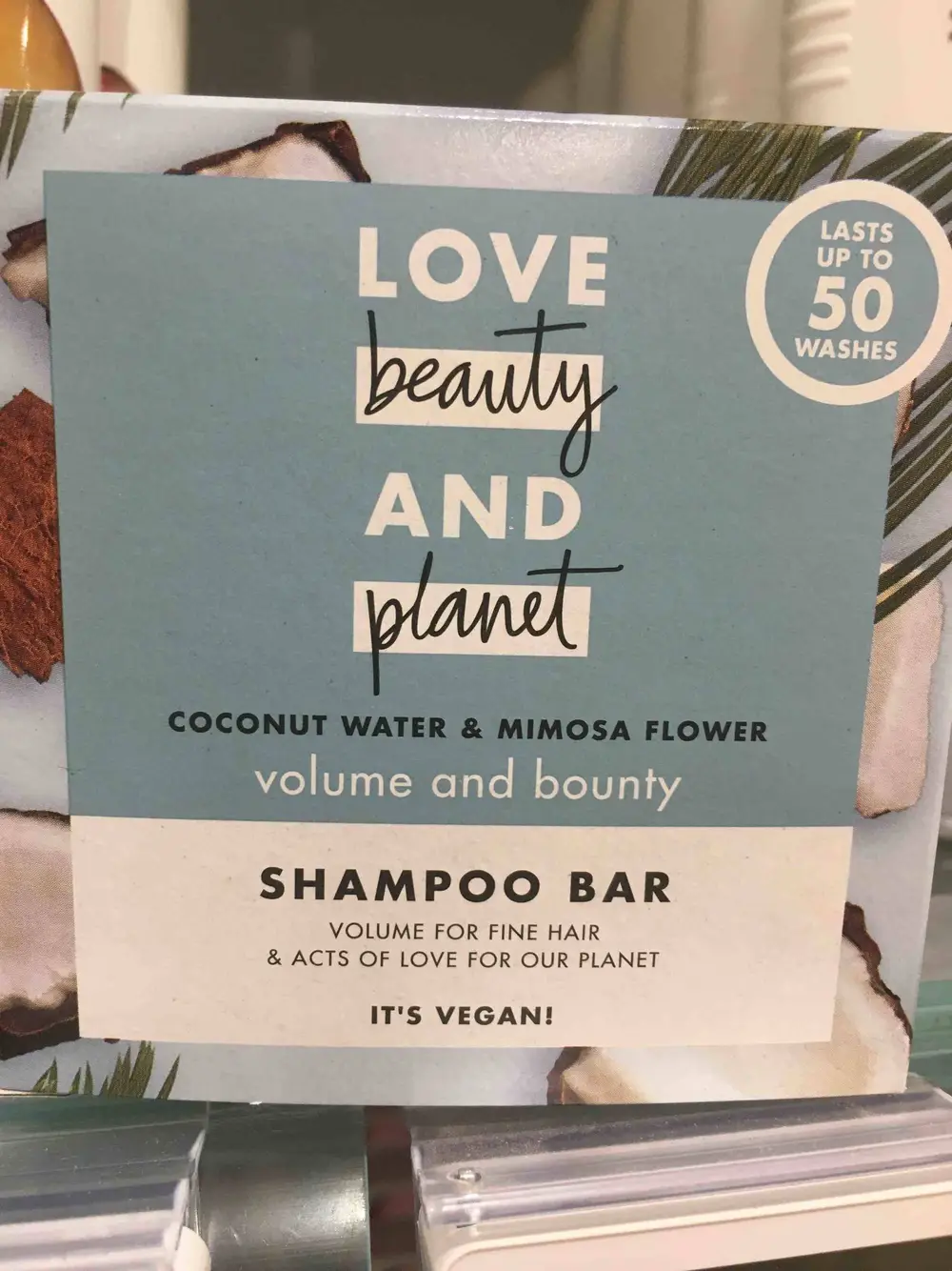 LOVE BEAUTY AND PLANET - Coconut water & mimosa flower - Shampoo bar