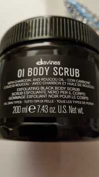 DAVINES - 01 Body scrub with charcoal and roucou oil