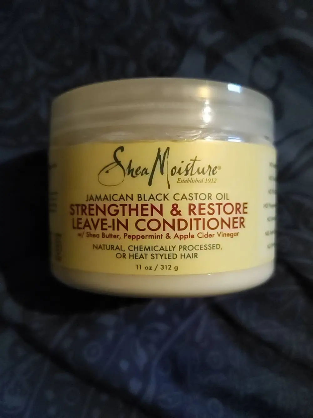 SHEA MOISTURE - Jamaican black castor oil - Strengthen & restore leave-in conditioner