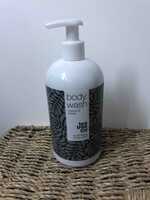 AUSTRALIAN BODYCARE - Body wash tea tree oil