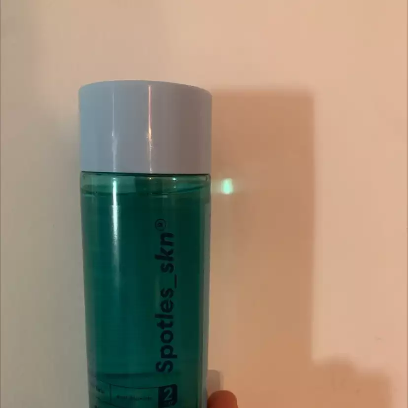 SPOTLES SKN -  Exfoliating tonner