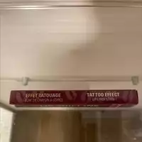 REVOLUTION - Effet tatouage - Tache de crayon à lèvres 