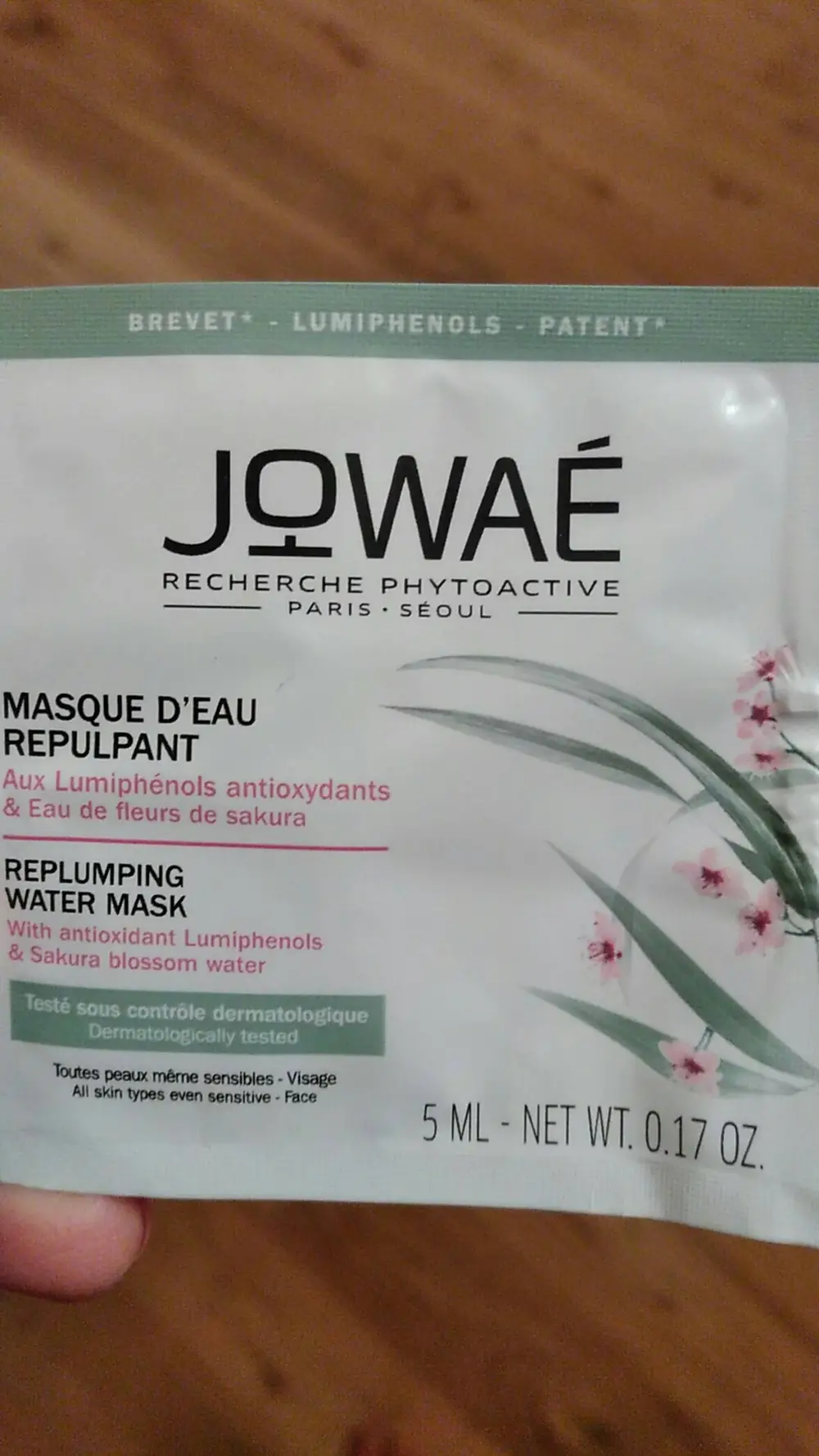 JOWAÉ - Lumiphénols & Eau de fleurs de sakura - Masque d'eau repulpant