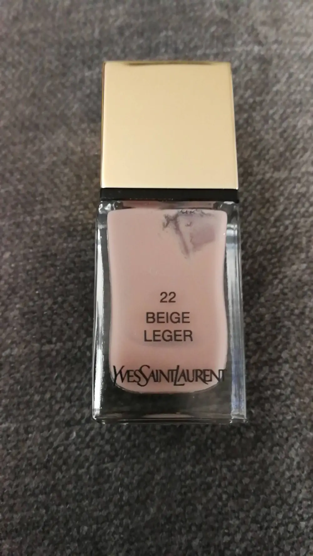 YVES SAINT LAURENT - La laque couture - Vernis à ongles 22 beige léger