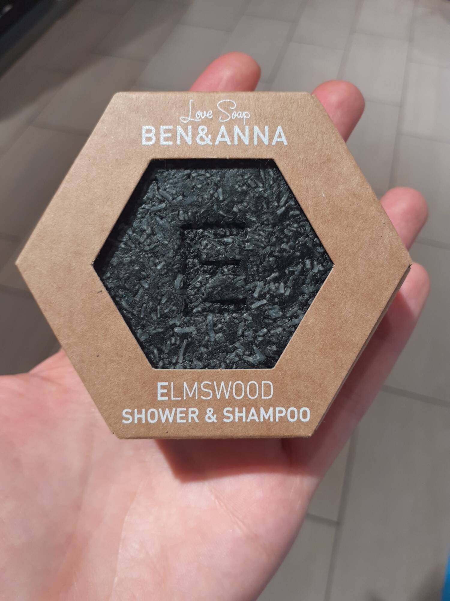 BEN & ANNA - Elmswood - Shower & shampoo