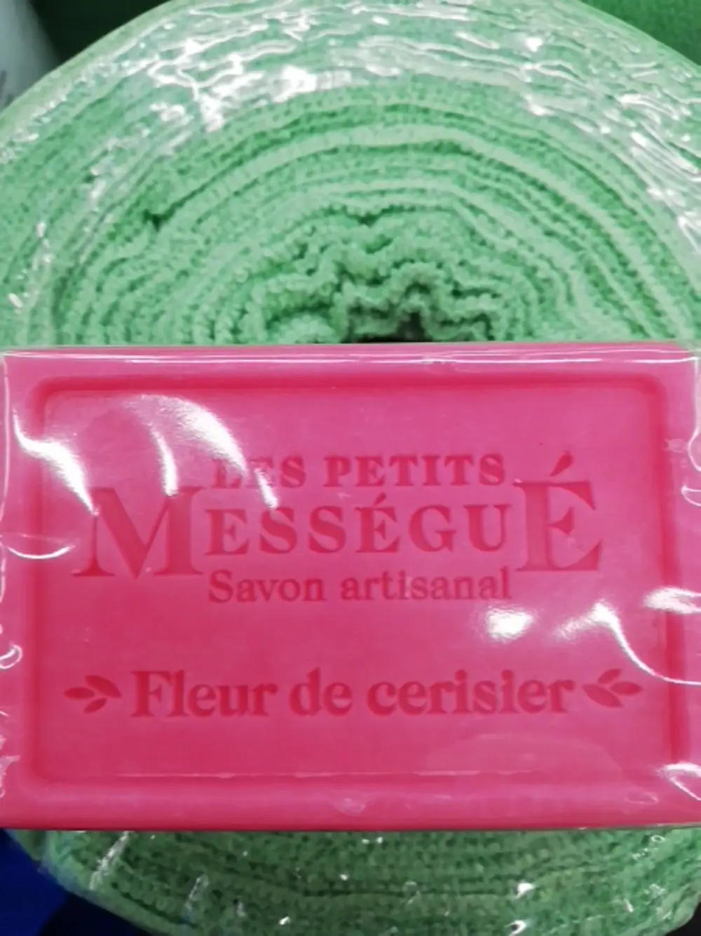 LES PETITS MESSEGUE - Savon artisanal fleur de cerisier