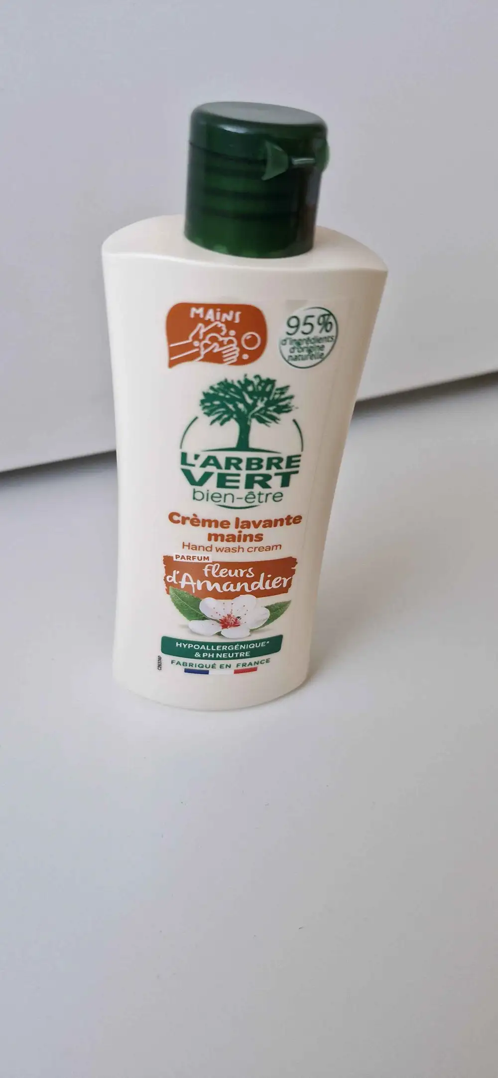 L'ARBRE VERT - Crème lavante mains aux fleurs d'amandier