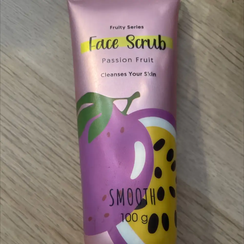 MINISO - Smooth - Face scrub passion fruit