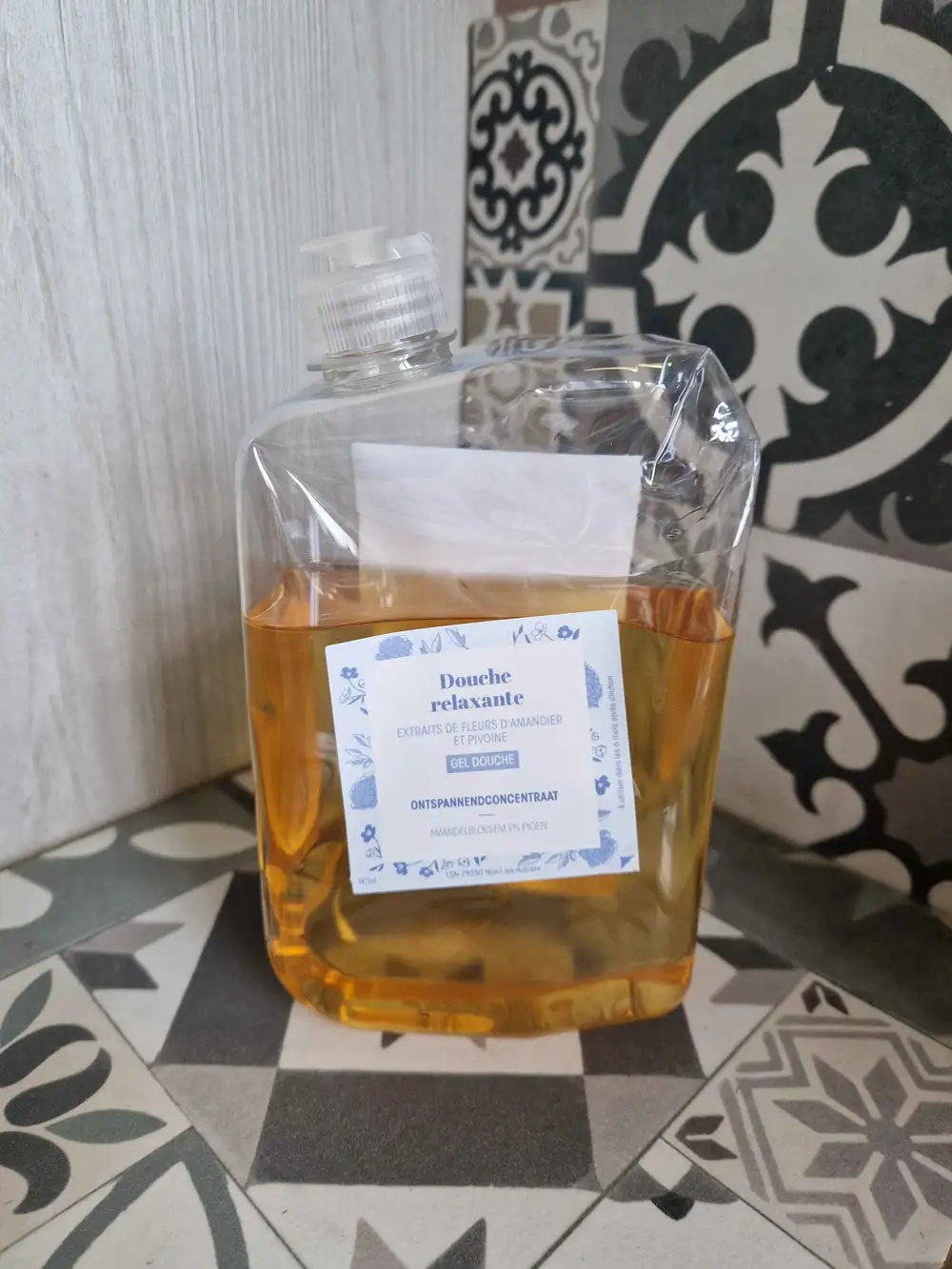 BODY NATURE - Douche relaxante extraits de fleurs d'amandier et pivoine