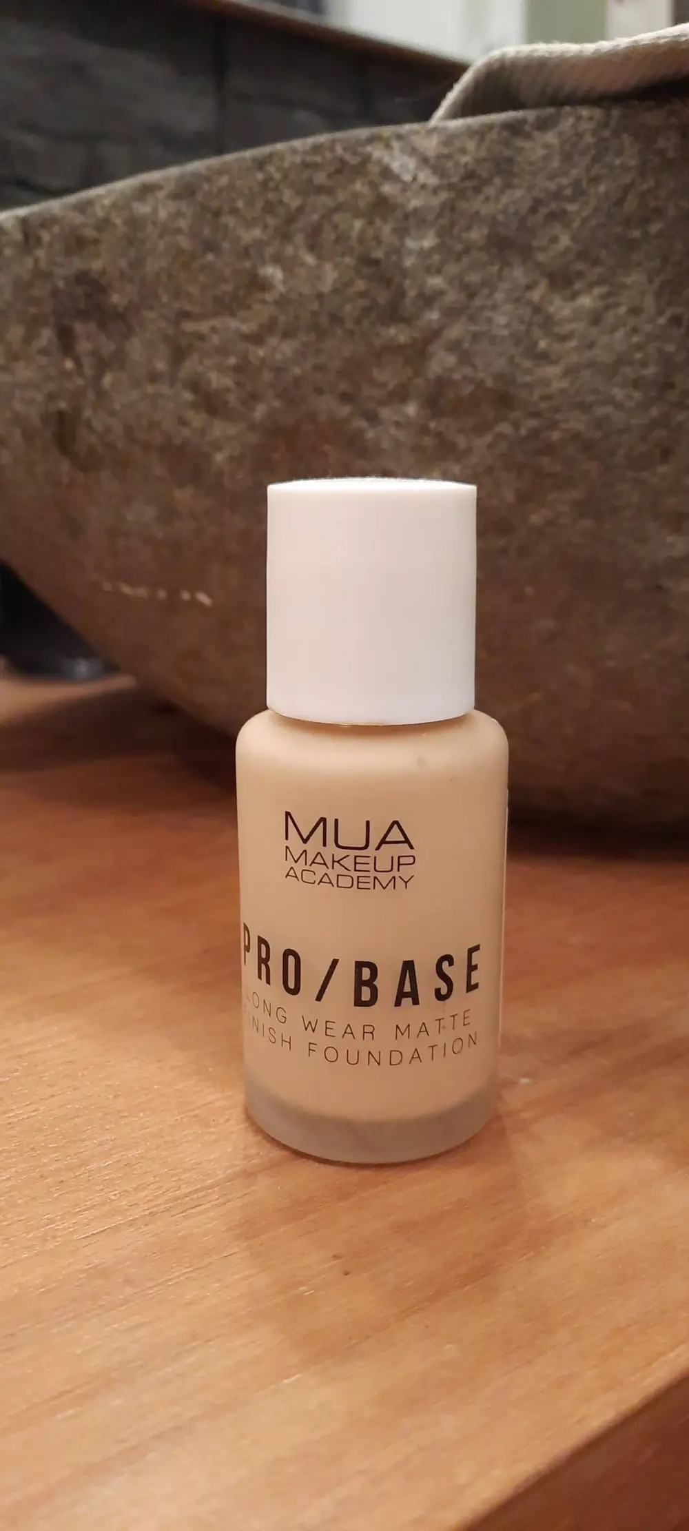 MUA - Pro/base Long wear matte finish foundation