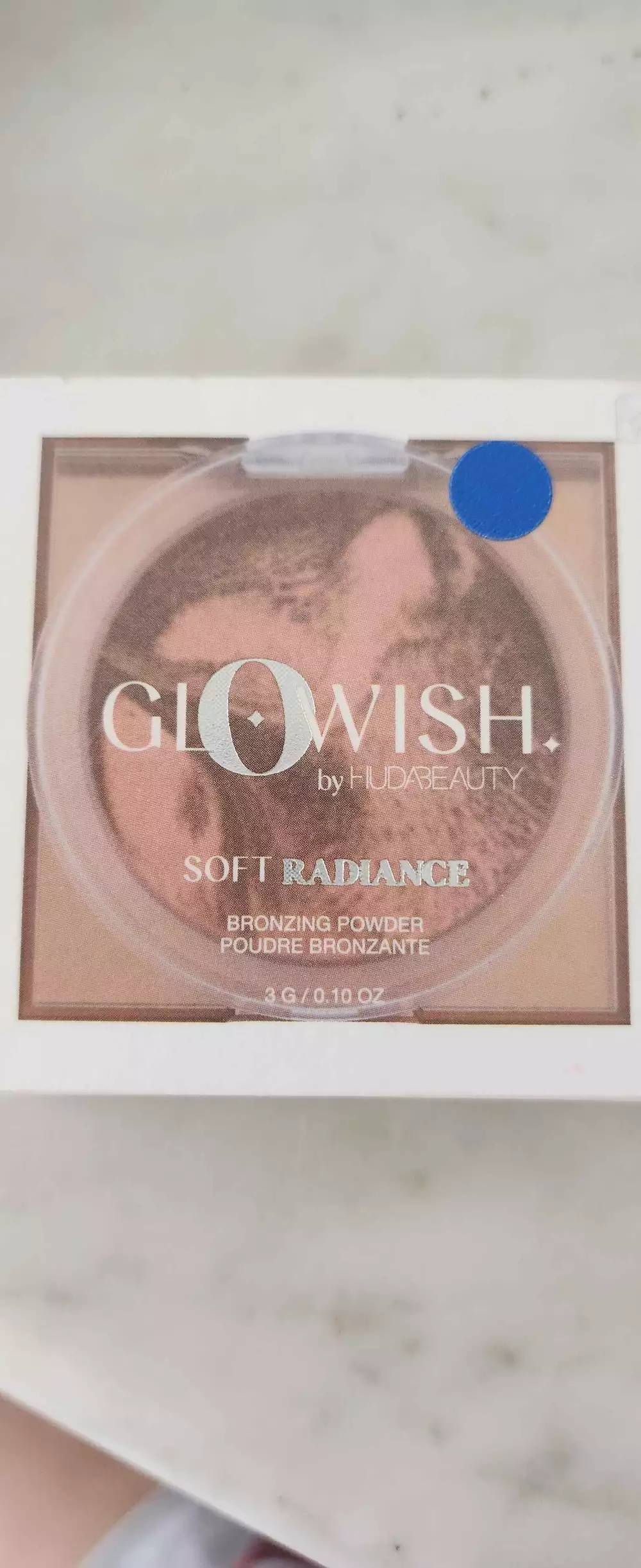 HUDA BEAUTY - Glowish soft radiance - Poudre bronzante