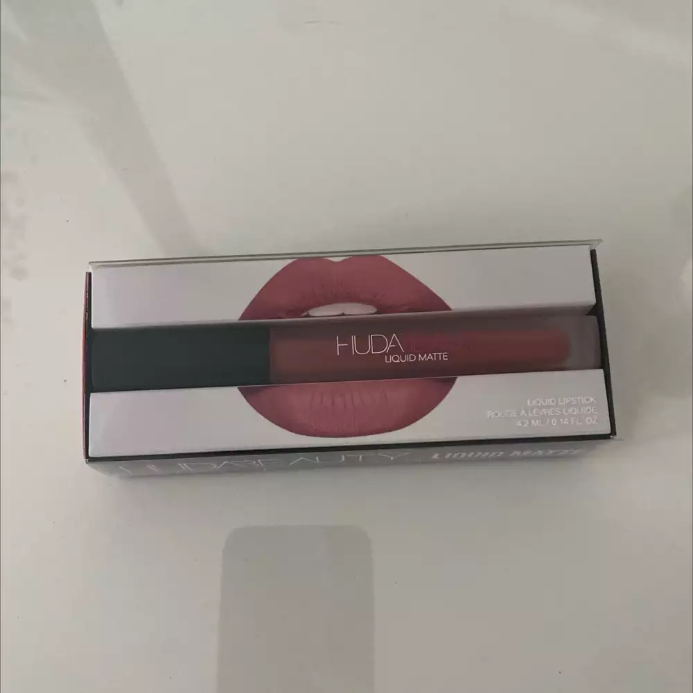 HUDA BEAUTY - Rouge à lèvres liquide matte