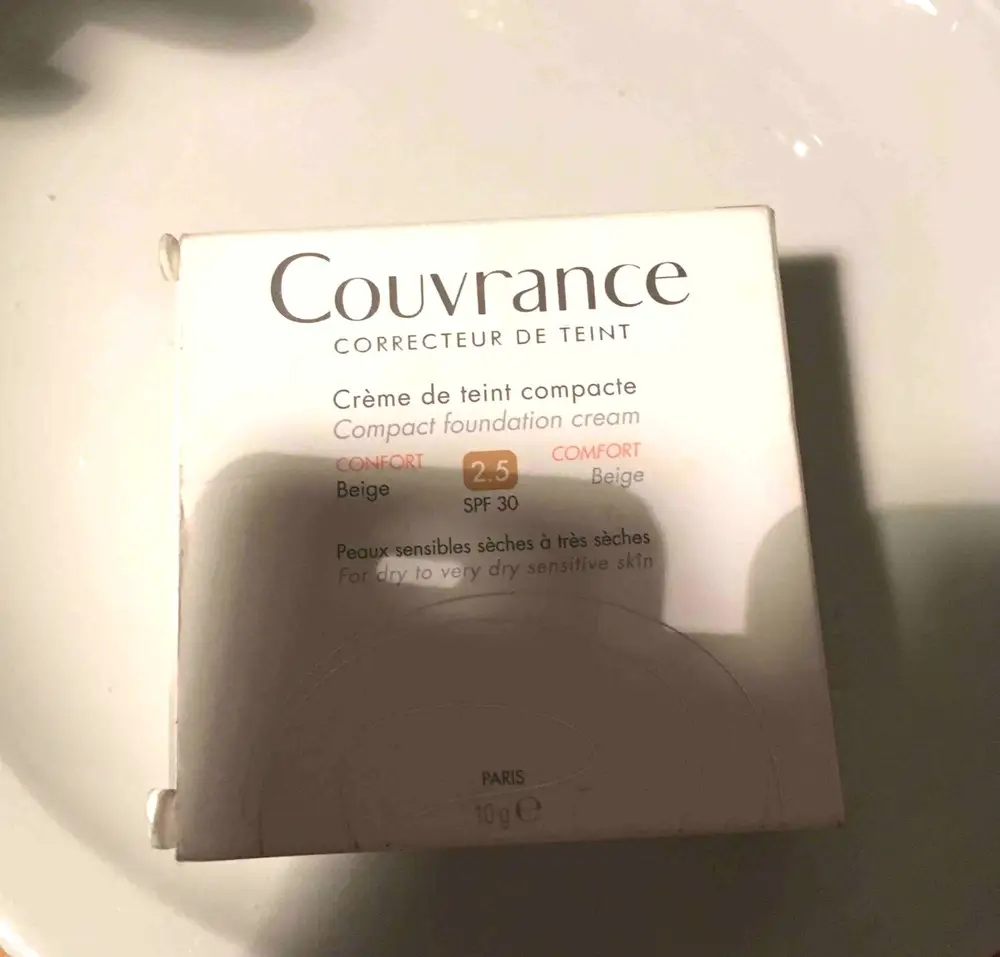 AVÈNE - Couvrance - Crème de teint compacte - Confort Beige 2.5 SPF 30