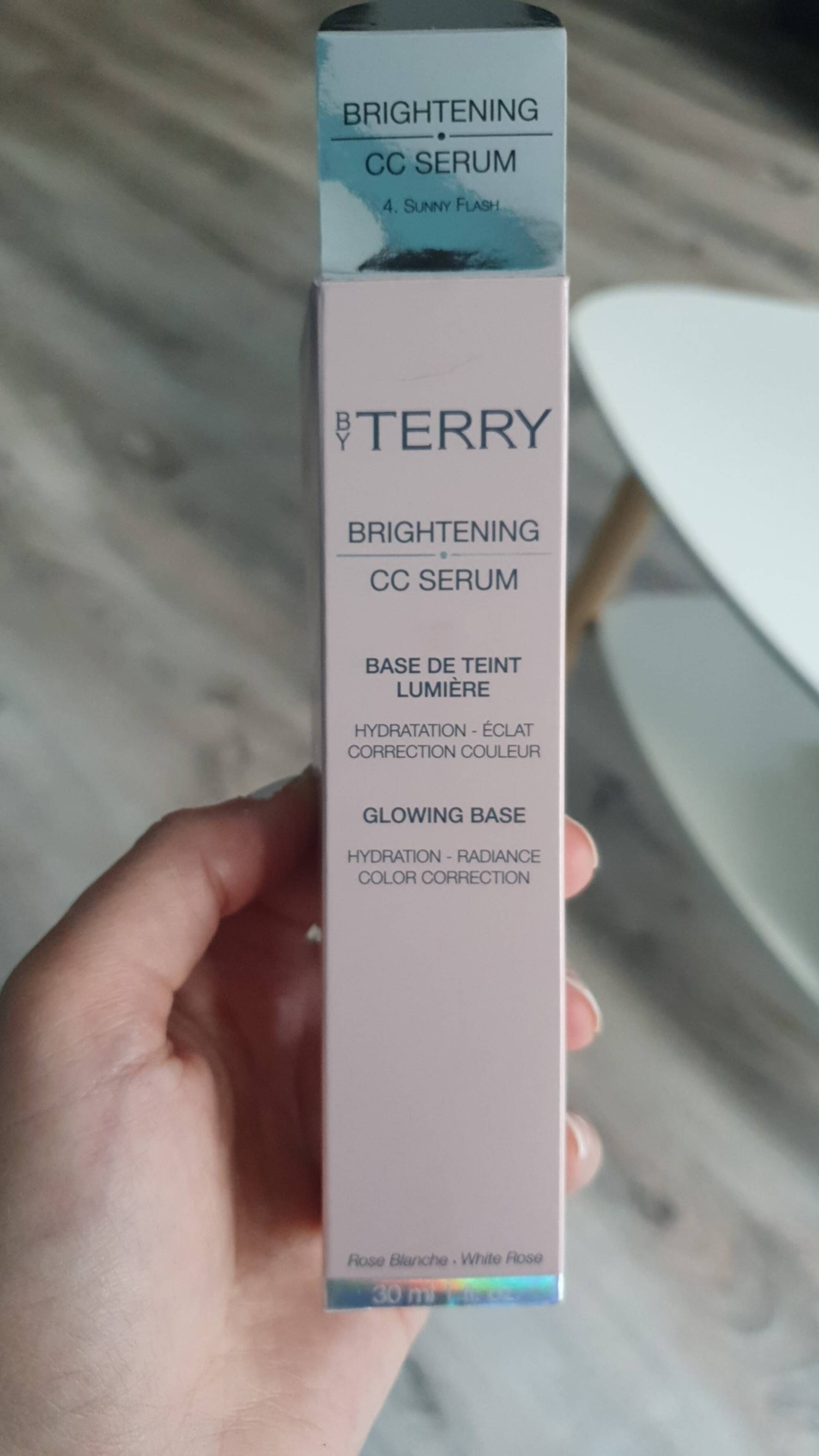 TERRY - Brightening CC serum - Base de teint lumière