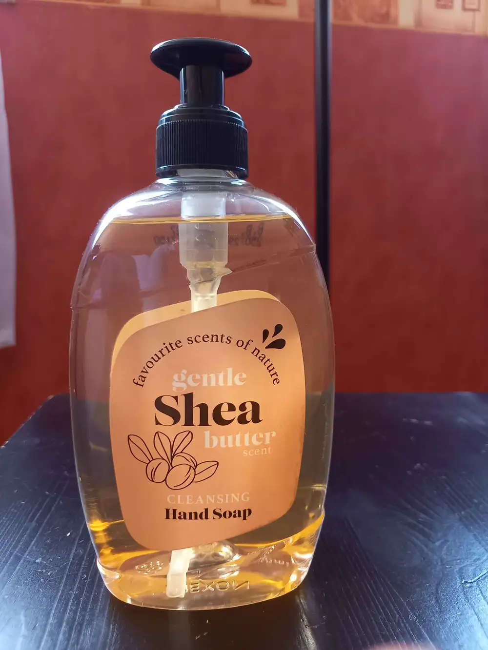 MAXBRANDS MARKETING B.V. - Gentle shea butter - Cleansing hand soap