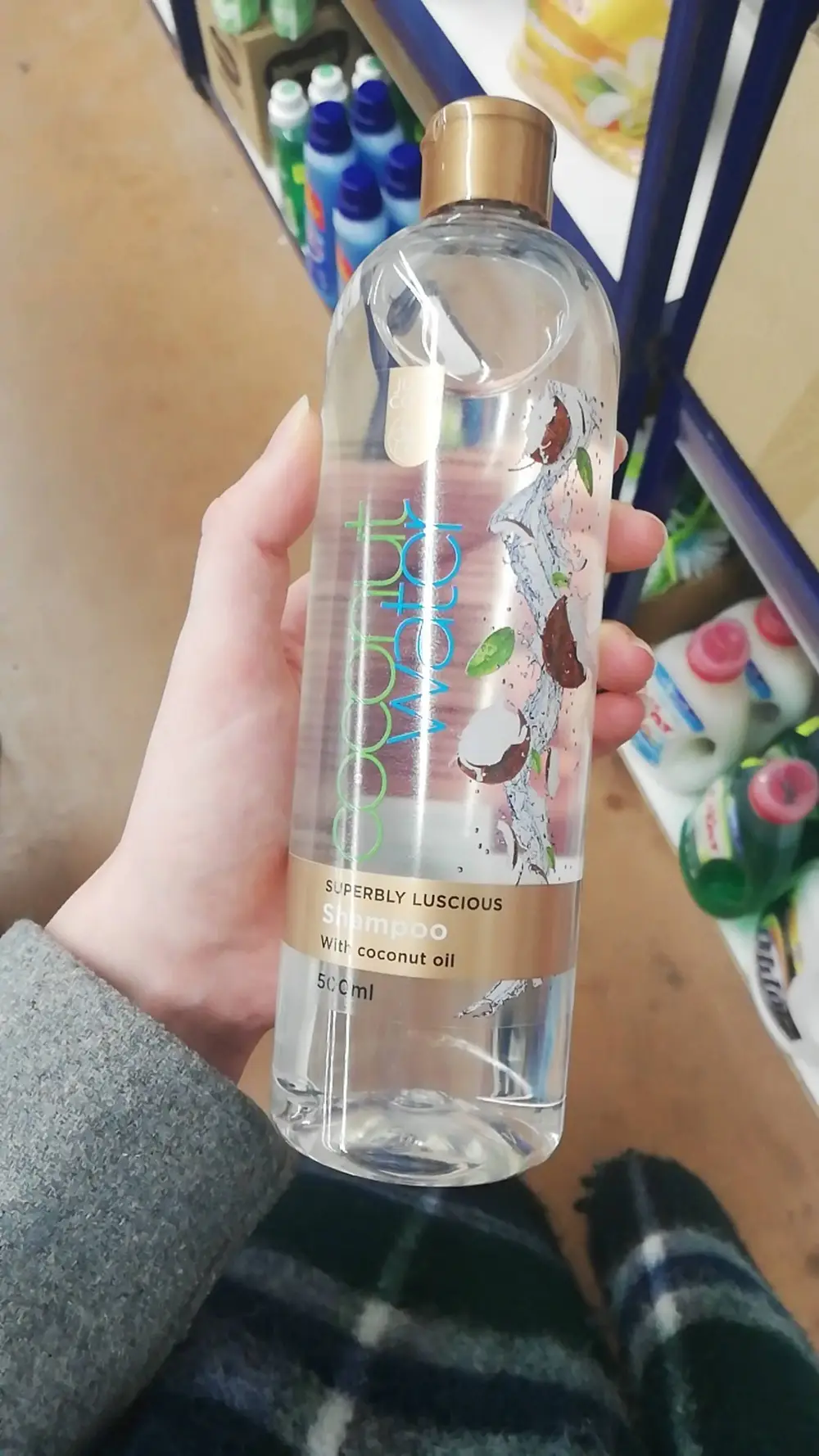 MPM CONSUMER PRODUCT - Coconut water - Superby luscious shampoo