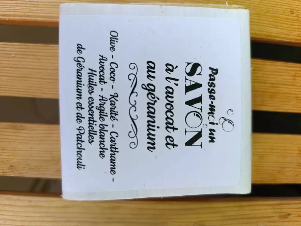 PASSE MOI UN SAVON - Savon à l'avocat et au géranium
