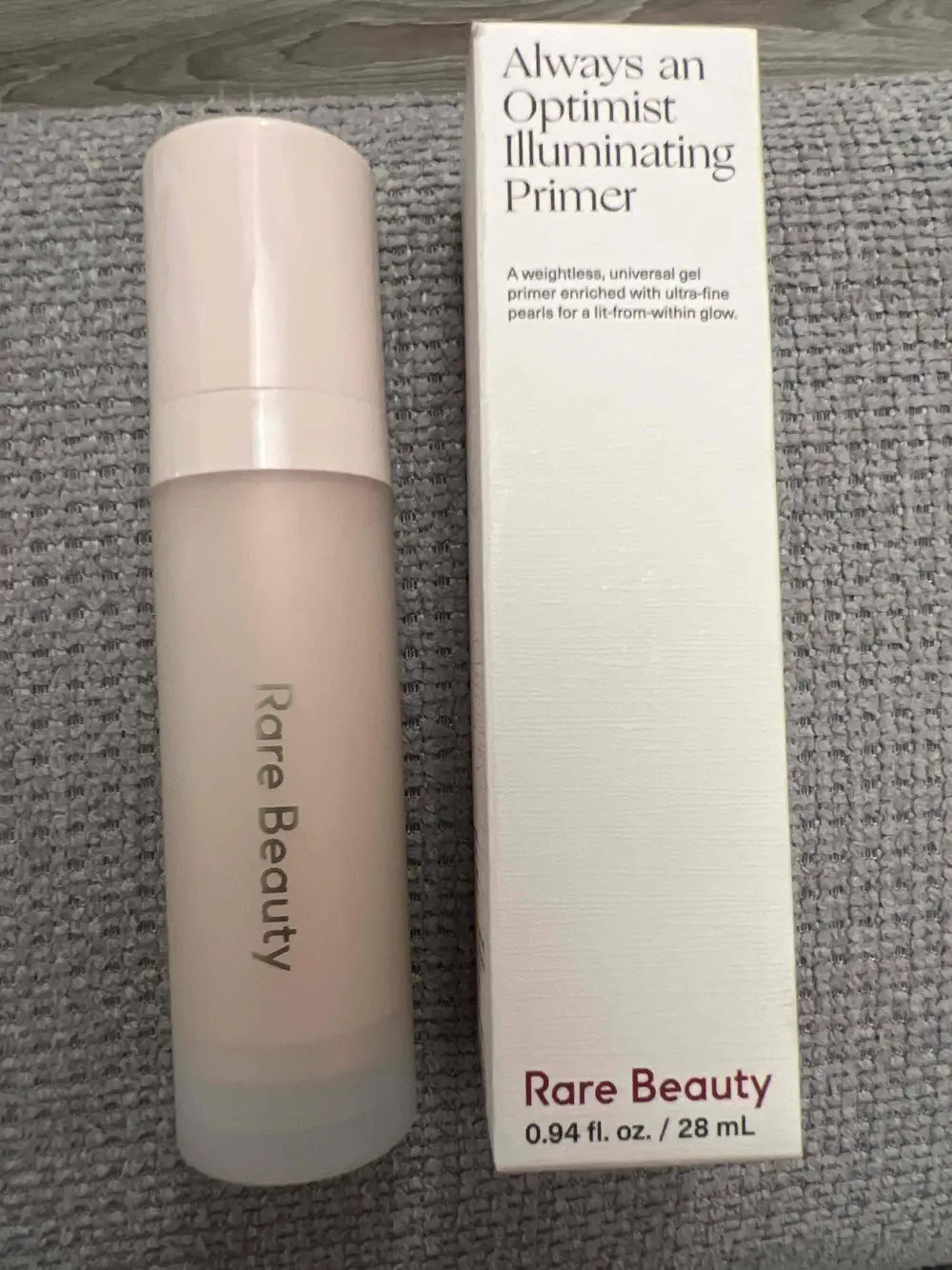 RARE BEAUTY - Illuminating primer