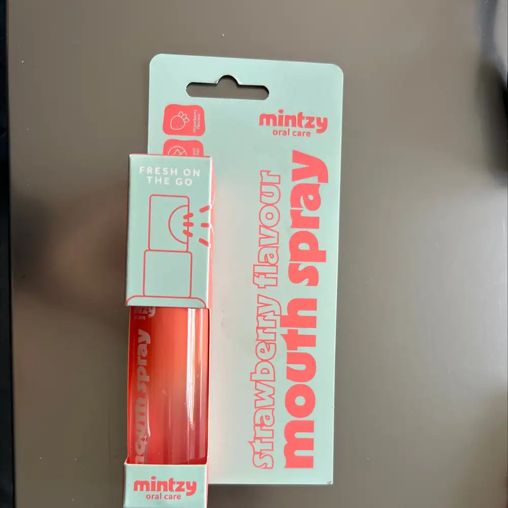 MINTZY - Strawberry flavour mouth spray