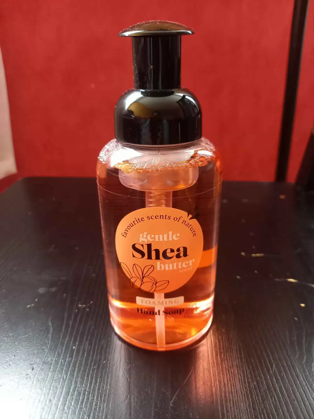 MAXBRANDS MARKETING B.V. - Gentle shea butter scent - Foaming hand soap