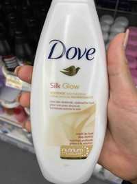 DOVE - Silk Glow - Crème douche nourrissante