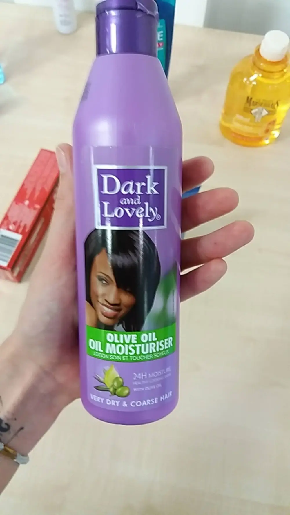 DARK & LOVELY - Olive Oil, Oil Moisturiser