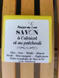 PASSE MOI UN SAVON - Savon à l'huile d'abricot et au patchouli 