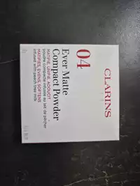 CLARINS - 04 Poudre compacte infusée au lait de pêcher