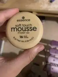 ESSENCE - Soft touch mousse 16 matt vanilla