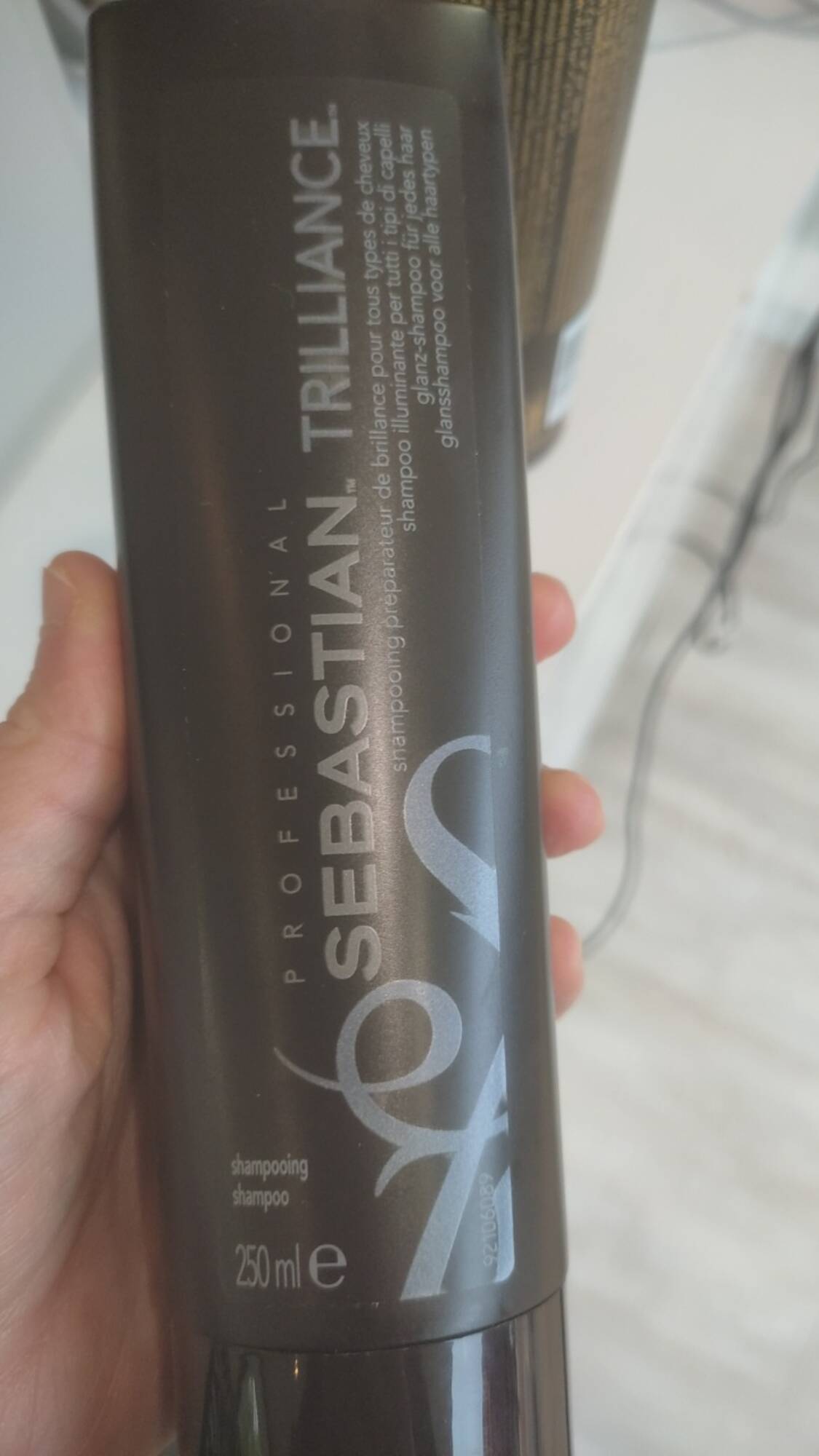 SEBASTIAN PROFESSIONAL - Trillance - Shampoooin réparateur