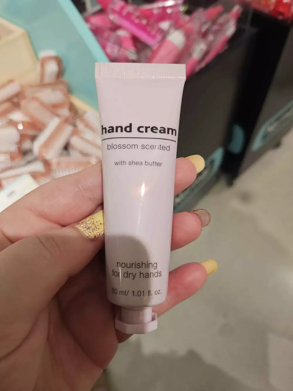 IN COSMETICS - Hand cream blossom scented