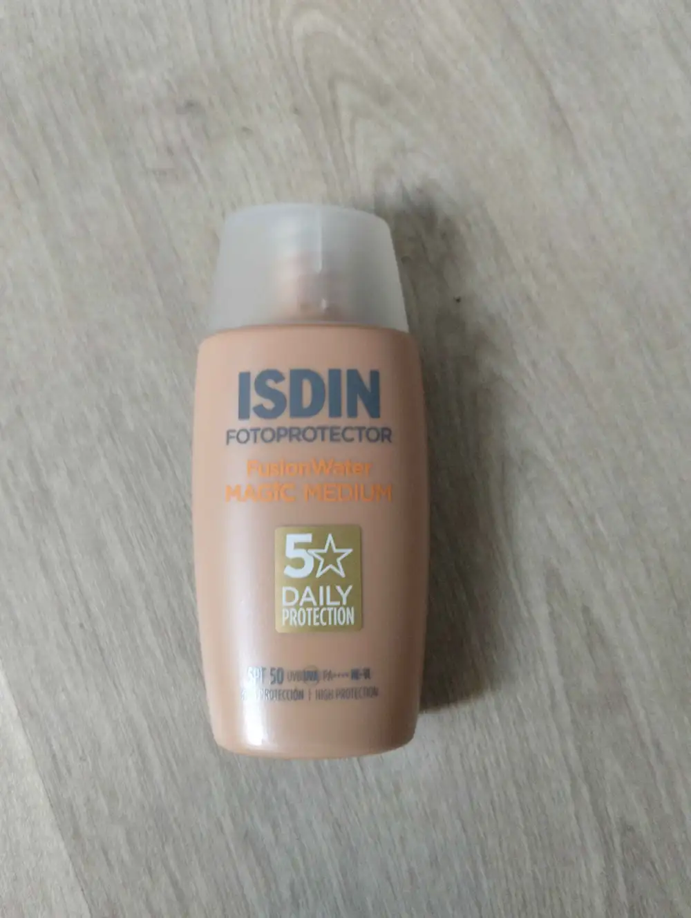 ISDIN - Fusionwater magic medium daily protection SPF50